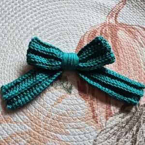 Crochet Bow Clip
